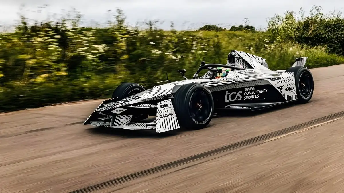 Jaguar Mengubah Formula E Menjadi 'Lab Riset' Mobil Listrik Masa Depan
