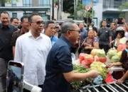 Kunjungan Menteri Perdagangan ke Pasar Inpres Kalianda: Keributan Terjadi saat Warga Berebut Belanjaan Zulkifli Hasan