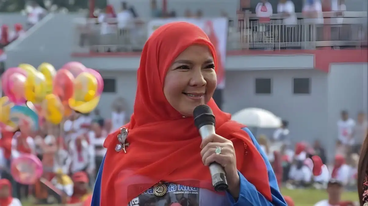 Perayaan Jalan Sehat HUT ke-341 Bandar Lampung Wali Kota Bandar Lampung, Eva Dwiana, Memeriahkan Jalan Sehat HUT ke-341 dengan Hadiah Menarik