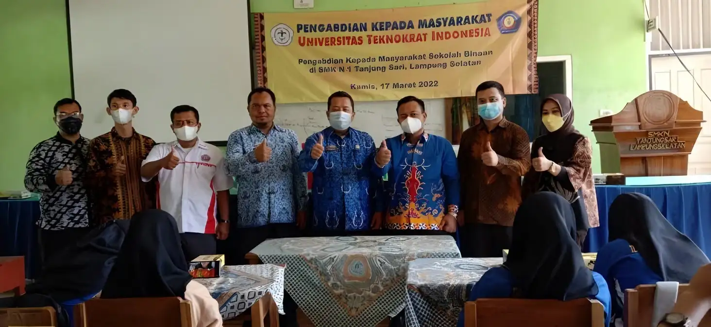 Universitas Teknokrat Indonesia Membimbing SMKN SPP Lampung dalam Pengembangan Website Sekolah melalui Program Pengabdian