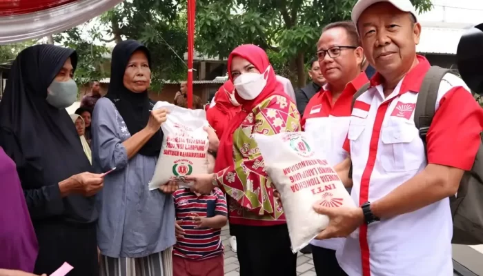 Kebaikan Terus Bergulir: Pemkot Bandar Lampung dan INTI Bagikan 3,5 Ton Beras untuk Warga Bumi Waras