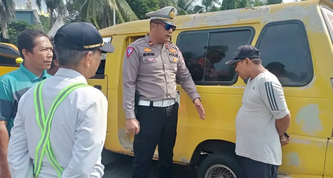 Operasi Bersih di Bakauheni Polisi Temukan Puluhan Angkutan Umum Tidak Memenuhi Syarat