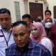 Skandal Tipu Gelap Proyek Jalan Rp2,6 Miliar Bupati Lampung Selatan dan Istri Dijadikan Saksi dalam Sidang Terdakwa Akbar