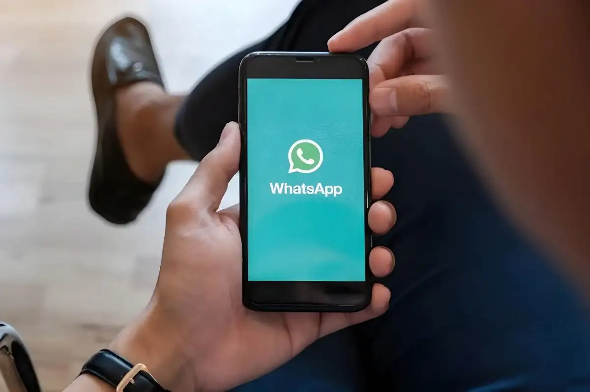 Cara mengirim pesan video langsung di obrolan WhatsApp