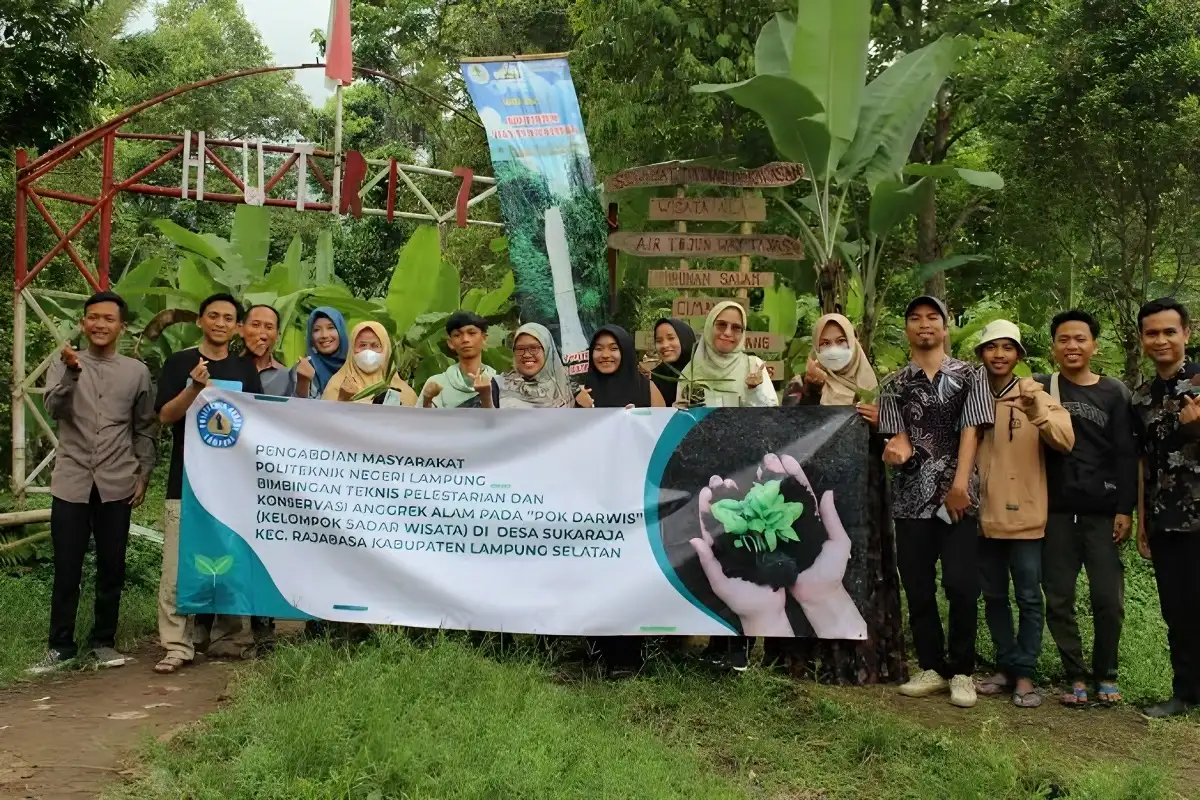 PKM Polinela, Dosen Prodi Hortikultura Beri Bimbingan Budidaya Tanaman Anggrek di Desa Sukaraja, Lampung Selatan