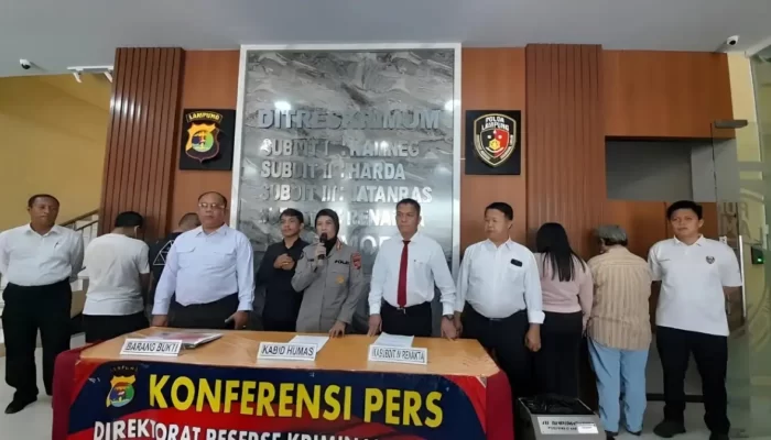 Polda Lampung Serahkan Ke Kejaksaan Empat Tersangka Kasus Perdagangan Orang yang Melibatkan 24 Warga NTB