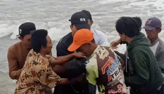 Tragedi Memilukan di Pantai Keramat Suak Sidomulyo: Kehilangan Santri dan Guru Ponpes Mambaul Hikam dalam Terseret Ombak