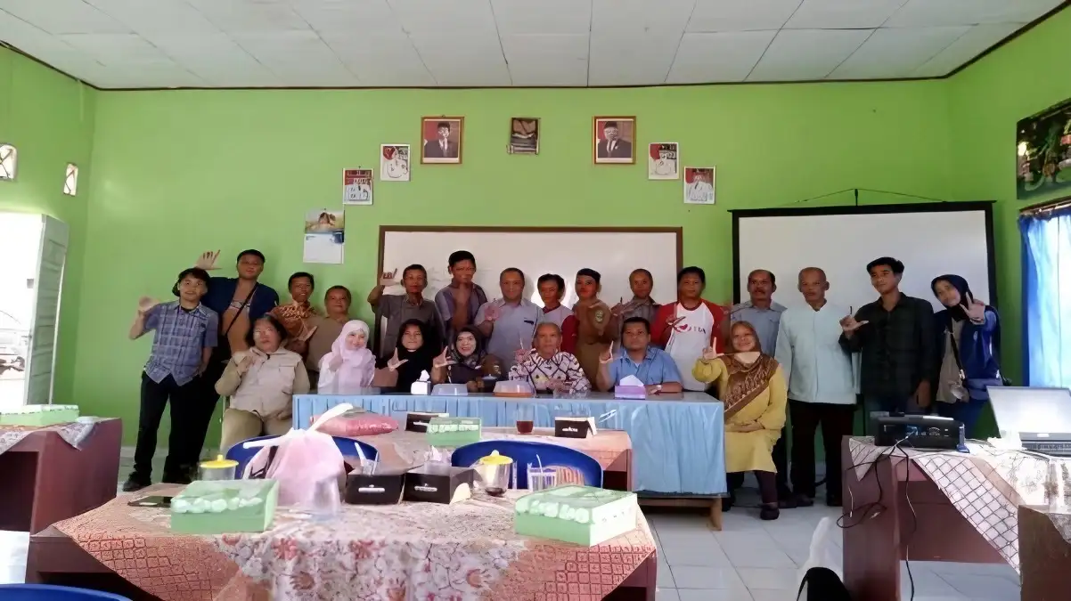 Tim Dosen Polinela Giat PKM, Transfer Teknologi Budidaya Jagung Hibrida di BPP Sekampung, Lampung Timur