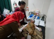 Wali Kota Eva Dwiana Beri Bantuan Kepada Korban Kebakaran di Durian Payung, Tanjungkarang Pusat