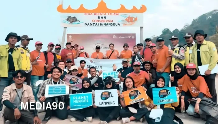 CCEP Edukasi Kelola Sampah Rumah Tangga di Bersih Pantai Kelawi dan Minang Rua, Lampung Selatan