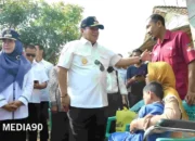 Gubernur Beri Bantuan Kursi Roda kepada Warga Disabilitas dan Lansia di Tanggamus