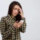 Ini 5 Tips mengurangi serangan migrain akibat terlalu lama menggunakan ponsel