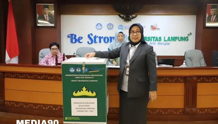 Prof. Herpratiwi Terpilih sebagai Ketua Senat Unila, Sementara Evi Kurniawaty Dilantik Menjadi Dekan Fakultas Kedokteran
