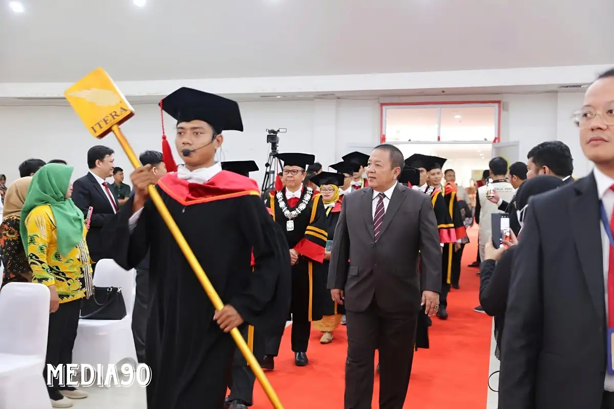 Gubernur Hadiri Sidang Terbuka ITERA, Gagas KKN Gabungan Tiga Universitas di Lampung