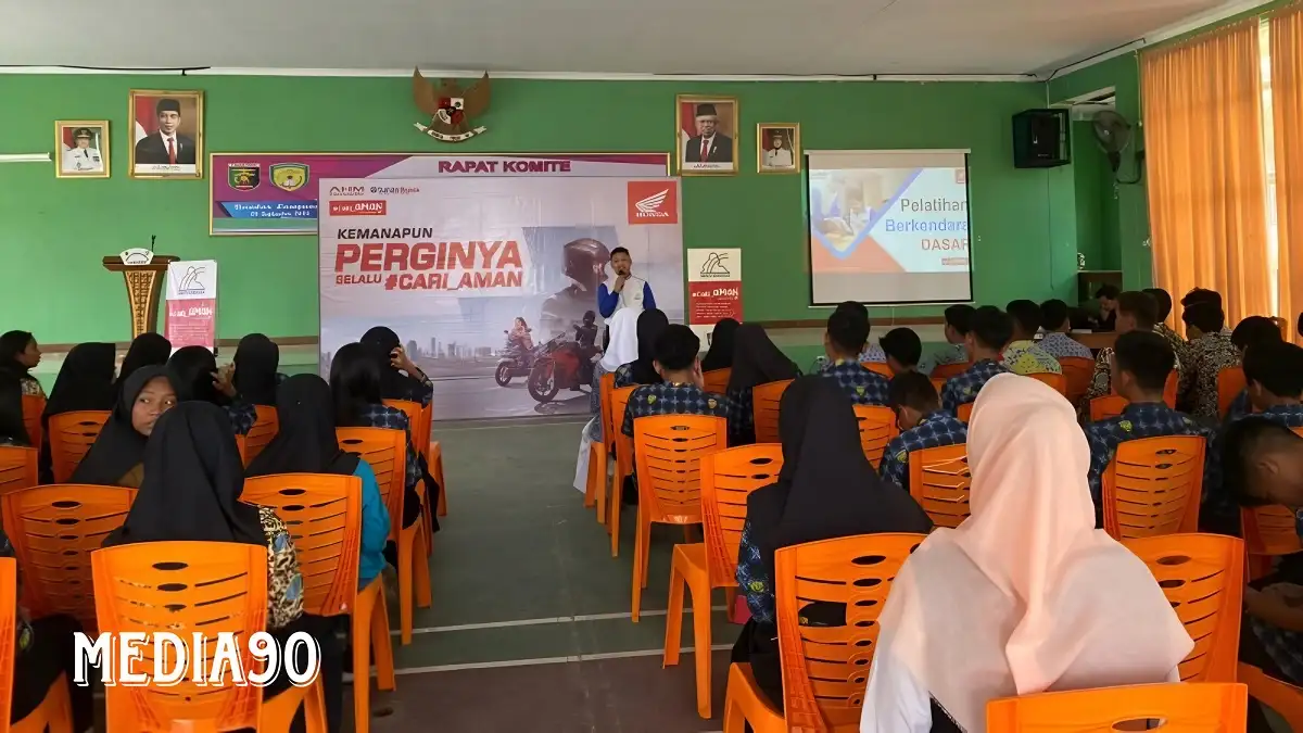 TDM Lampung Sosialisasikan Keselamatan Berkendara ke Pelajar SMAN 7 Bandar Lampung