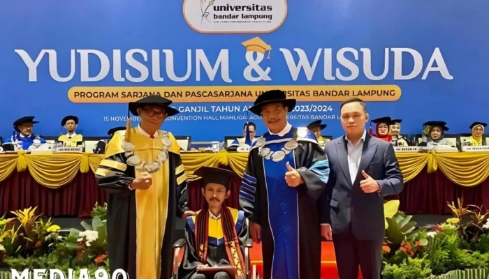 Transformasi Impian: Aziz Hermawan, Mahasiswa Disabilitas Asal Tulangbawang, Gapai Ketinggian sebagai Arsitek Berkat Beasiswa Penuh dari UBL