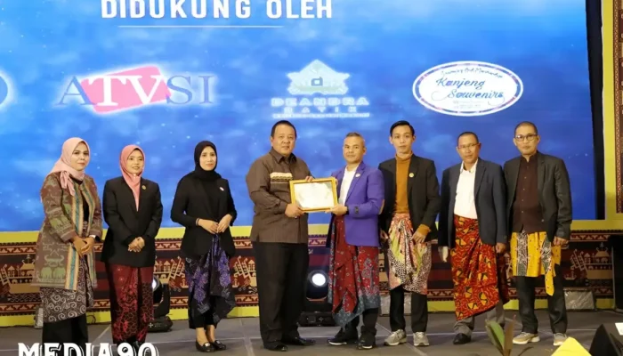 Kemegahan Gubernur Arinal: Penghargaan KPID Lampung 2023 untuk Dedikasi Luar Biasa dalam Membangun Kepedulian terhadap Penyiaran