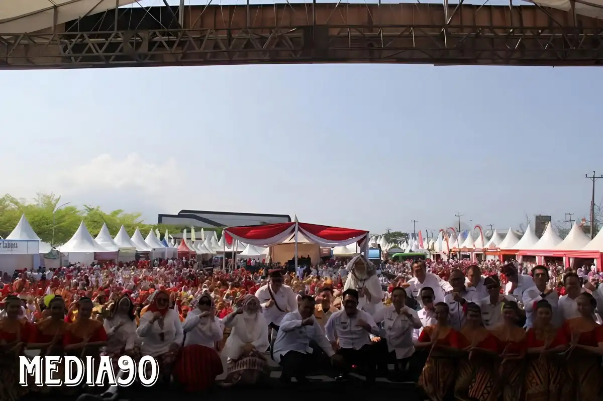 Meriahkan HUT ke-67 , 1.000 Siswa Pentaskan Tari Bedana di Lampung Selatan Expo Way Handak Kalianda