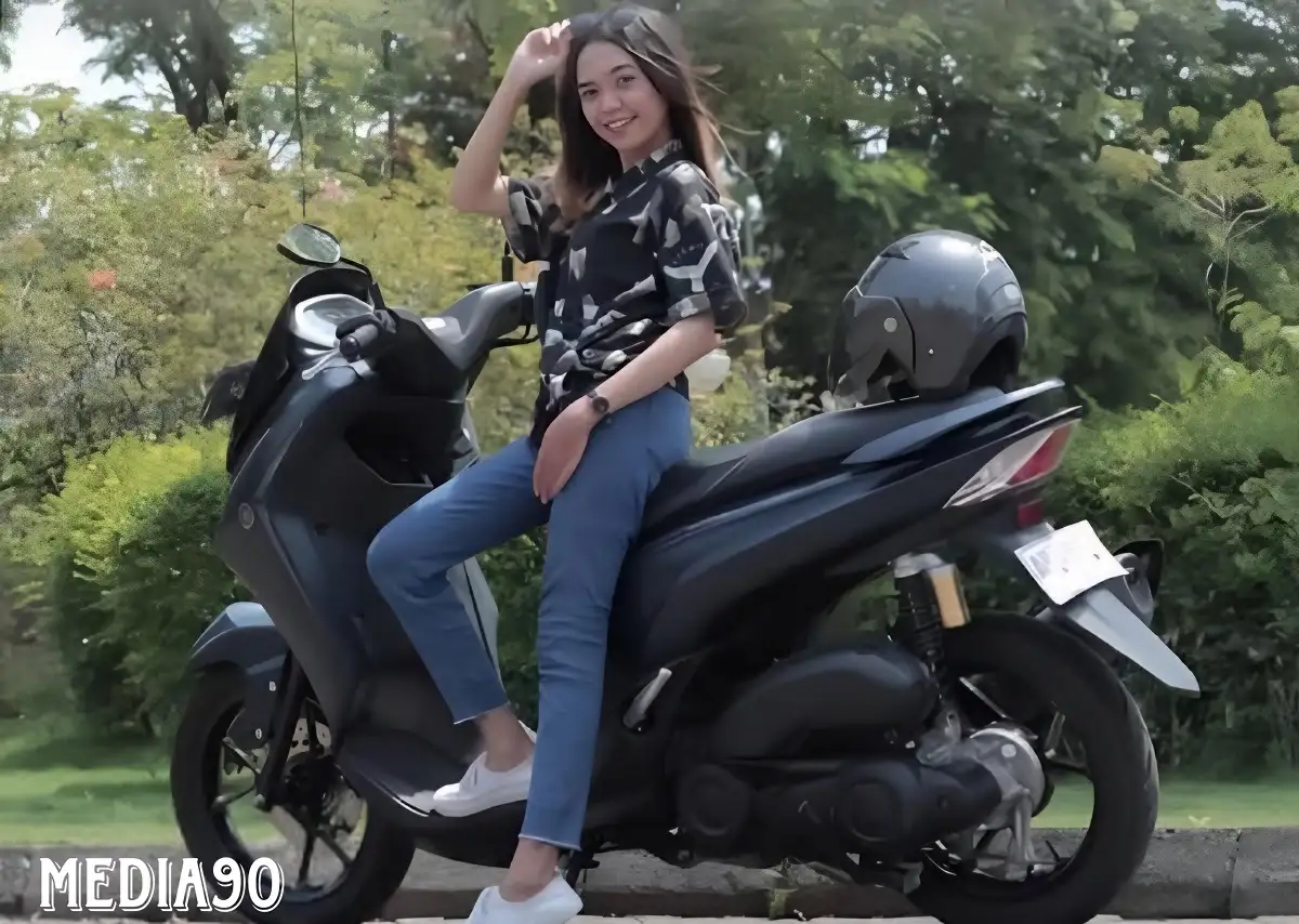 Pahami Cara Berkendara Sepeda Motor Yang Baik Untuk Wanita