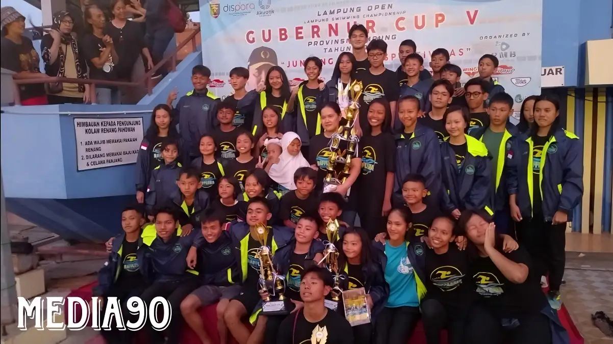 Sabet 101 Medali, Rafflesia Swimming Club Raih Juara Umum Kejuaraan Renang Gubernur Cup Lampung