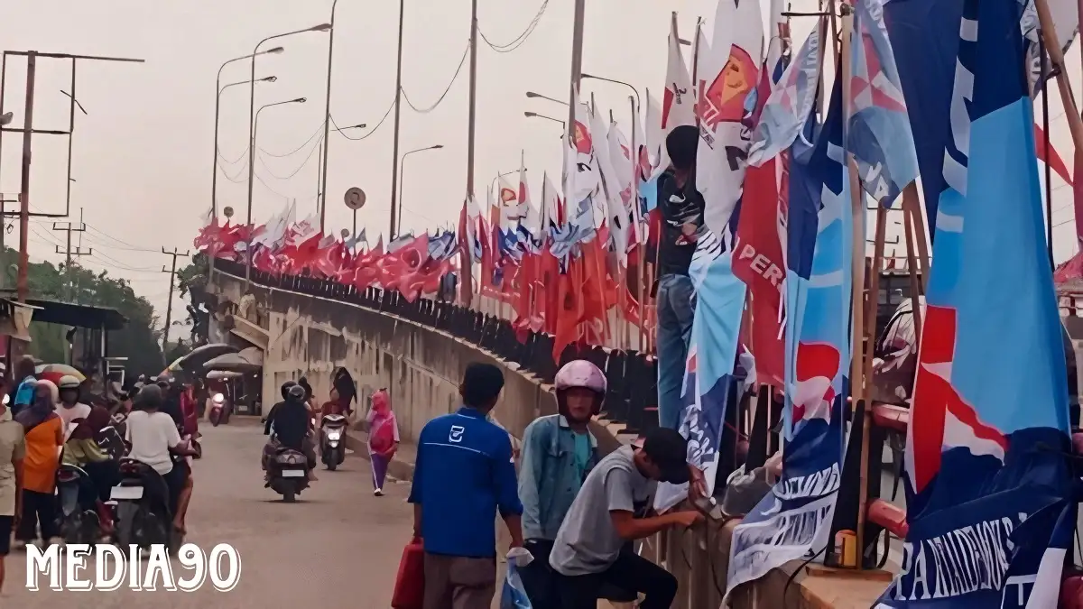 Sambut Kehadiran Gibran di Pasar Natar LampungSelatan, Bendera PDI-Perjuangan Bertebaran