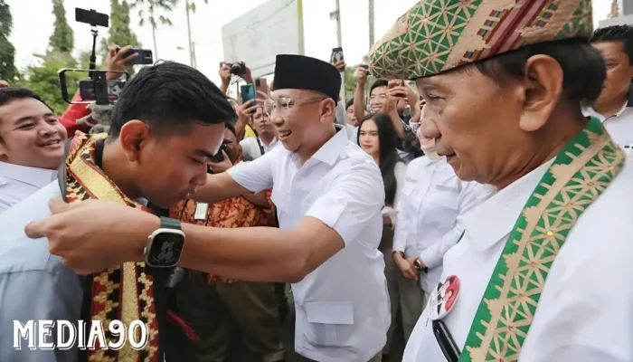 Ketua DPD Gerindra Lampung, Rahmat Mirzani Djausal, Sambut Hangat Kedatangan Cawapres Gibran Rakabuming Raka di Bandara Raden Inten II