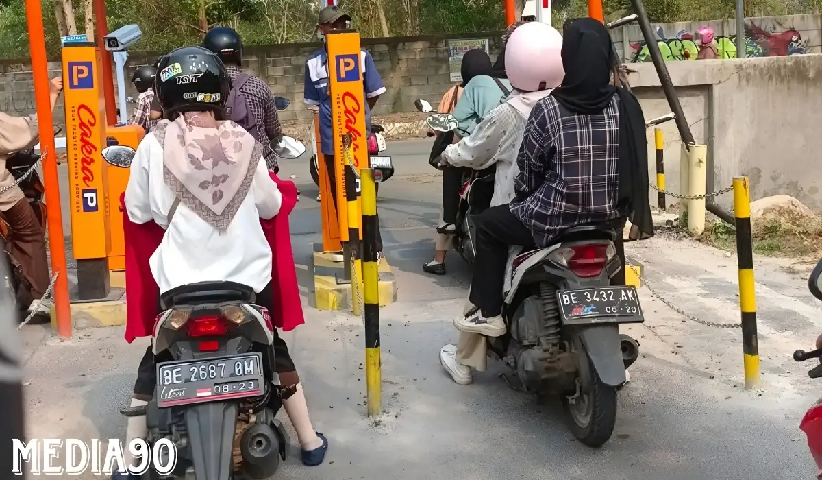 UIN Lampung Mulai Uji Coba Parking Gate, Mahasiswa Keluhkan Mesin Sering Eror