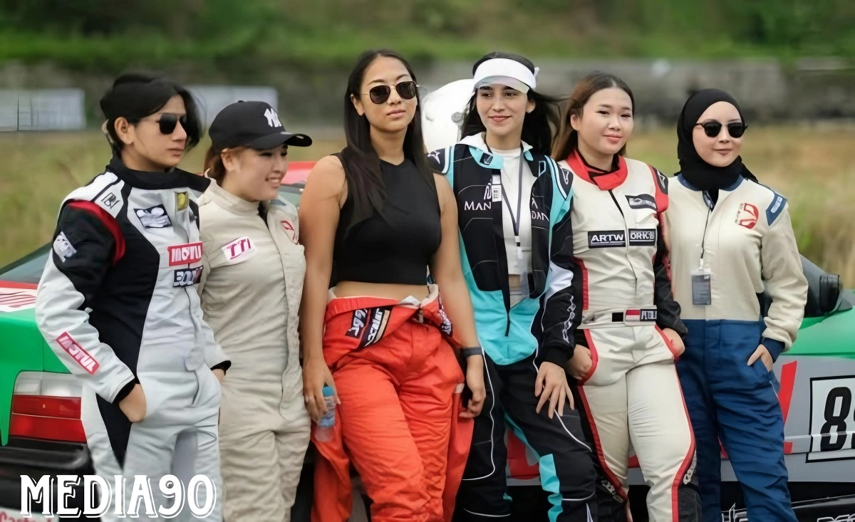 4 Pembalap Mobil Wanita Indonesia, Prestasinya Tak Main-Main!