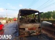 Keajaiban Selamatnya Sopir! Insiden Mengerikan: Bus Terbakar di Jalan Lintas Tumijajar Tulangbawang Barat