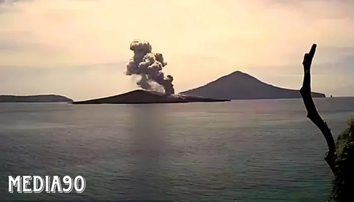 Rekor Aktivitas Vulkanik: Gunung Anak Krakatau Mendominasi! 10 Gunung Api Indonesia yang Meletus Paling Sering hingga Desember 2023