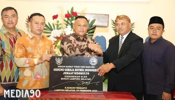 Menggembirakan Natal 2023: Bupati Lampung Selatan Resmikan Megahnya Gereja Bethel di Sidomulyo