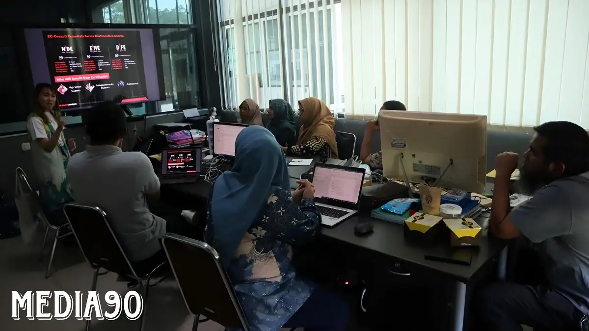 Penguatan Kompetensi Keamanan Siber Prodi Teknologi Rekayasa Internet Polinela Hadirkan EC-Council Indonesia