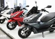 Perbandingan Harga Terbaru Motor Matik: Honda PCX vs Yamaha NMax di Awal Tahun 2024