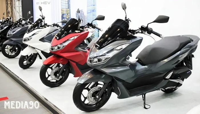 Perbandingan Harga Terbaru Motor Matik: Honda PCX vs Yamaha NMax di Awal Tahun 2024
