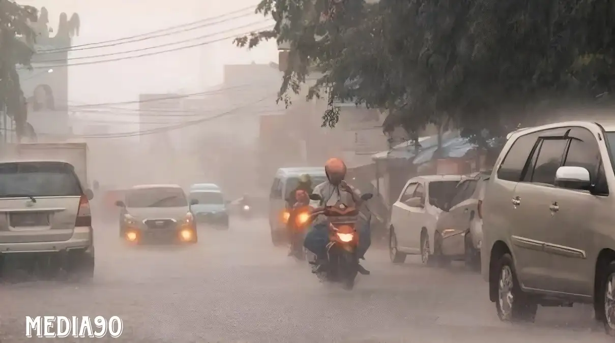 Dampak Monsun Asia, BMKG Mayoritas Daerah Potensi Hujan Lebat Angin Kencang, dan Petir Termasuk Lampung