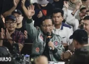 Mahfud MD Raih Penghargaan Adat Kerajaan Kepaksian Pernong dalam Kampanye Lampung