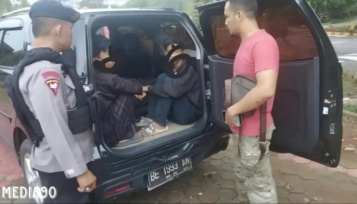 Dalam Badai Emosi Massa, Polisi Berjaya Menyelamatkan Dua Remaja Jambret dari Jatimulyo Lampung Selatan