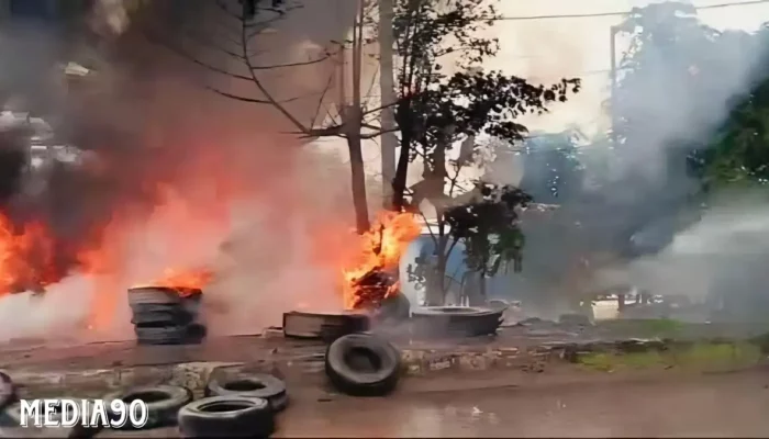 Kebakaran Menghanguskan Tambal Ban dan Vulkanisir Depan UT Rajabasa Bandar Lampung: Rugi Besar Capai Rp150 Juta
