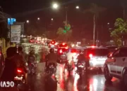 Kendaraan Terganggu di Bandar Lampung: Banjir Hambat Akses Jalan Protokol
