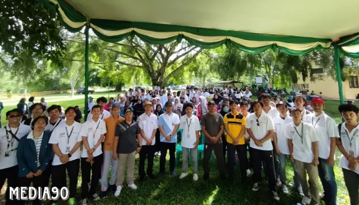Mahasiswa KKN Unila Beraksi: Ribuan Bibit Pinang dan Sengon Ditanam di Banjit Way Kanan untuk Investasi Lingkungan