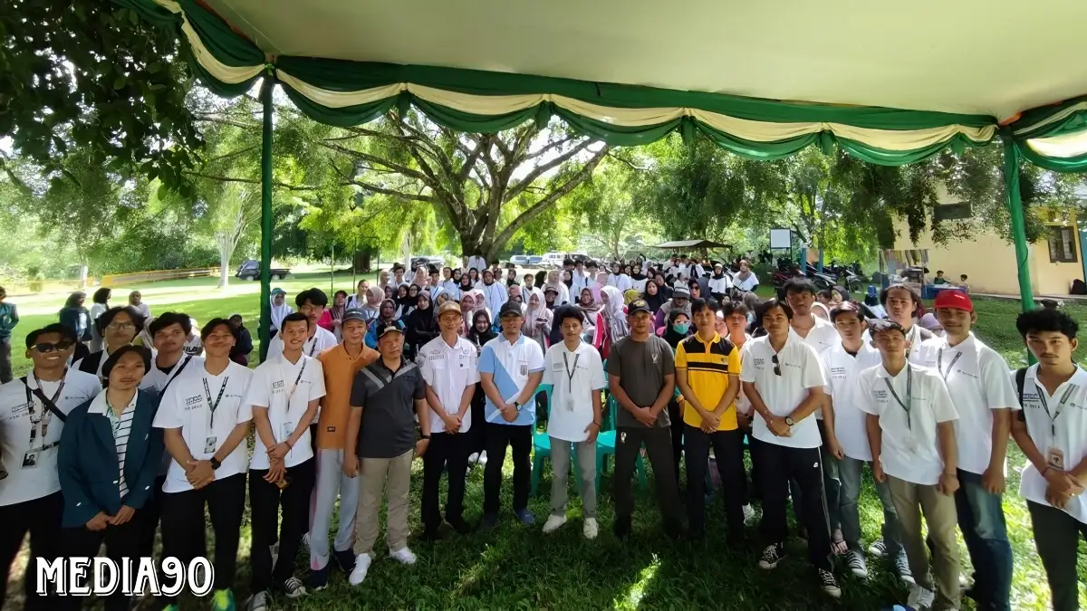 Investasi Lingkungan, Mahasiswa KKN Unila Sumbang Ribuan Bibit Pinang dan Sengon di Banjit Way Kanan
