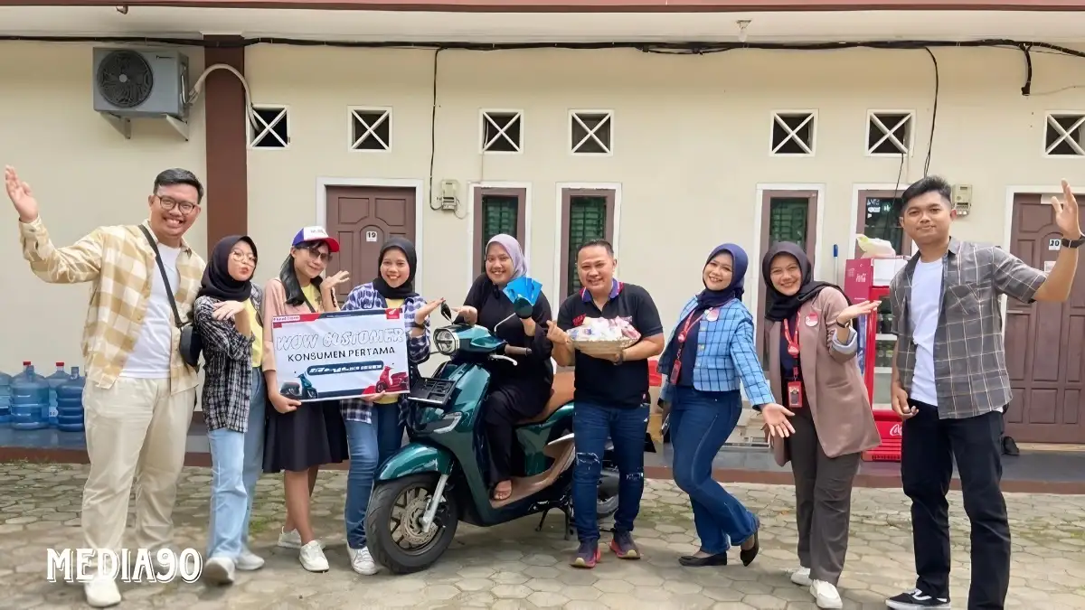 Program Wow Customer, Konsumen Pembeli Pertama Honda Stylo 160 di Lampung ini Terima Kejutan TDM