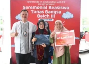 Mahasiswi Sistem Informasi Memanfaatkan Beasiswa Tunas Bangsa untuk Skripsi dan Persiapan Wisuda