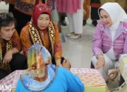 Kunjungan Ernawati Trenggono ke Dekranasda Lampung Disambut Hangat oleh Riana Sari Arinal