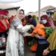 Riana Sari Arinal Salurkan Bantuan Sembako Program Siger Berbagi di Langkapura Bandar Lampung