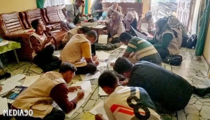 Panasnya Kebesaran: Ratusan PTPS Lampung Timur Gelapkan Mata karena Honor Tak Dibayar Panwascam Setelah Tak Tidur Tiga Hari Menghitung Suara
