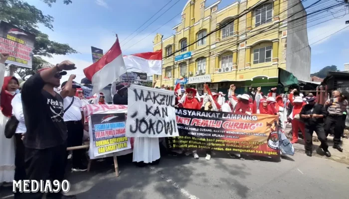 Protes Aliansi Masyarakat Lampung di Depan Kantor KPU: Menolak Hasil Penghitungan Sirekap dan Menuntut Pemilu yang Adil
