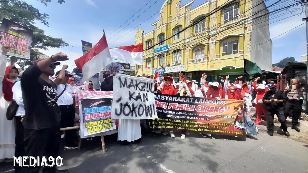 Aliansi Masyarakat Lampung Gruduk Kantor KPU, Tolak Pemilu Curang Hasil Penghitungan Sirekap