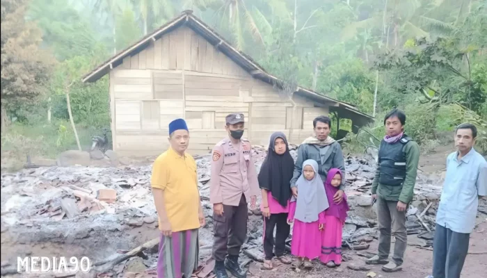 Tragis! Rumah Petani Miskin di Pariaman Tanggamus Terbakar Habis saat Ditinggal Belanja, Hanya Baju di Badan yang Tersisa