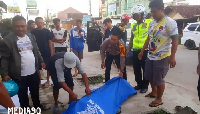 Tragedi di Jalan KH Gholib Pringsewu Barat: Gagal Salib Truk Pasir, Pemotor Tewas Terlindas – Kronologi Lengkap